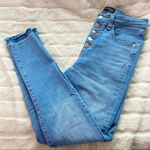 VERONICA BEARD Debbie Frayed Crop Skinny Jeans In Ocean Blue - Picture 4 of 8